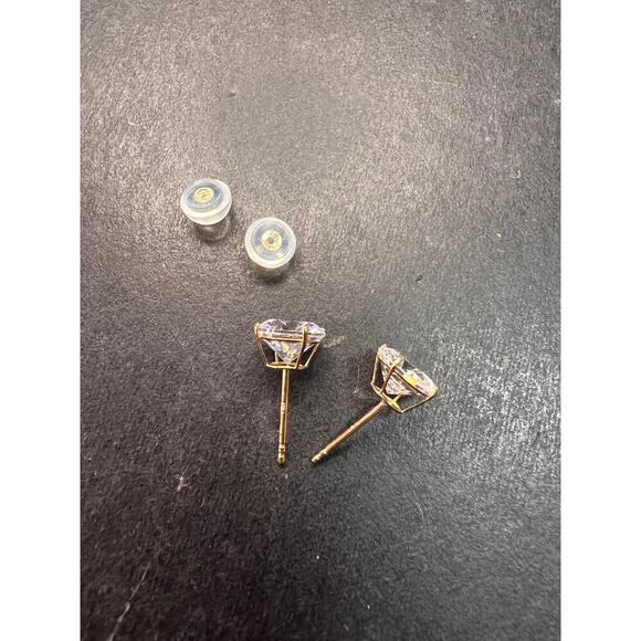 NEW 14k gold 7mm CZ stud earrings - Picture 4 of 11